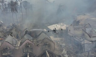 Despliegan amplio operativo para combatir incendio en hotel de Bayah&iacute;be