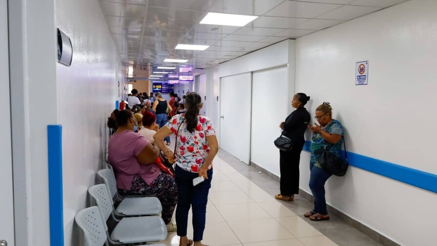 Al menos 50 familiares del exdirector del Oncológico del Cibao figuraban en la nómina sin funciones