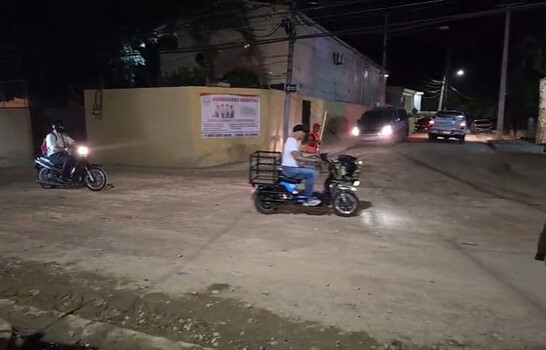 Reabren el tr&aacute;nsito en calle de Santiago afectada por hundimiento