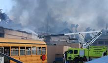 Incendio en hotel de Bayah&iacute;be sigue activo tras m&aacute;s de cinco horas de labores de los bomberos
