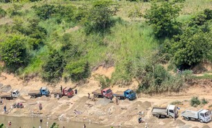 Medio Ambiente advierte que impacto de extracci&oacute;n de arena en el r&iacute;o Masacre traspasa la frontera