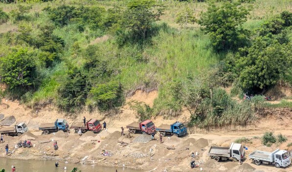 Medio Ambiente advierte que impacto de extracci&oacute;n de arena en el r&iacute;o Masacre traspasa la frontera