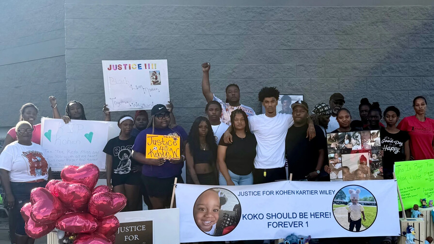 Muerte de niño de un año en tiroteo policial reaviva tensiones raciales en Mississippi