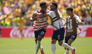 Estados Unidos gana 2-0 a Australia y clasifica a dieciseisavos del Mundial