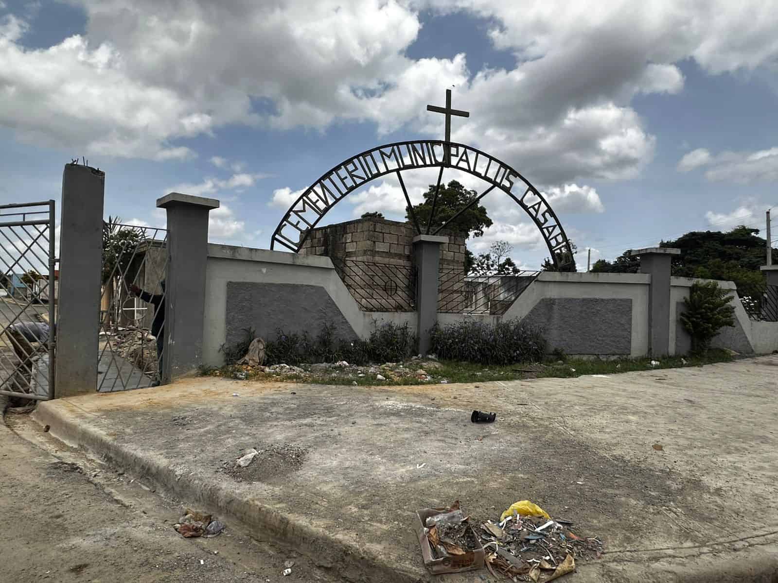 Vista del Cementerio Municipal de Los Casabes, donde será sepultado uno de los adolescentes fallecidos.