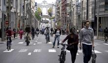 Caminar al aire libre &iexcl;sin pantallas! para cuidar la vista