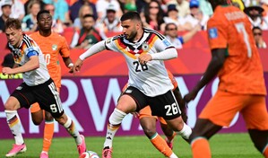 Alemania sobrevive a Costa de Marfil con un gol ag&oacute;nico, y pone un pie en la segunda ronda