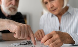 El alzh&eacute;imer entre  los olvidos intermitentes y la alteraci&oacute;n de la familia