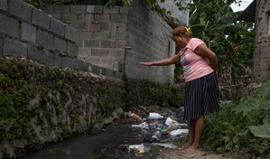Los retos de vivir al margen de una cañada