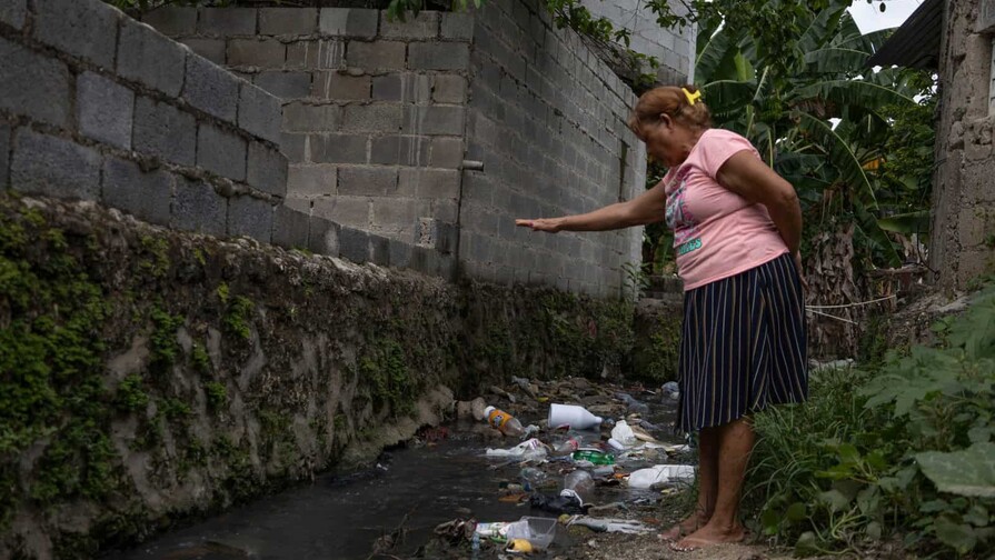Los retos de vivir al margen de una cañada
