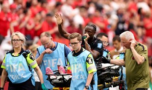 Isma&euml;l Kon&eacute; sufre grave fractura de tibia y peron&eacute; en el Mundial y pasa por el quir&oacute;fano