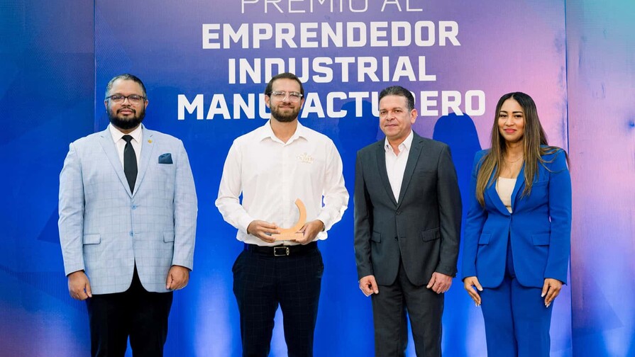 Proindustria reconoce a Pedro Ramón López Oliver por su trayectoria
