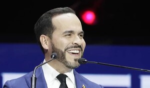 Abelardo de la Espriella vota en Barranquilla y se declara confiado de alcanzar la Presidencia