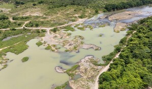 Entre maquinarias y arena: as&iacute; va el rescate de un tramo del r&iacute;o Haina