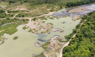 Entre maquinarias y arena: as&iacute; va el rescate de un tramo del r&iacute;o Haina