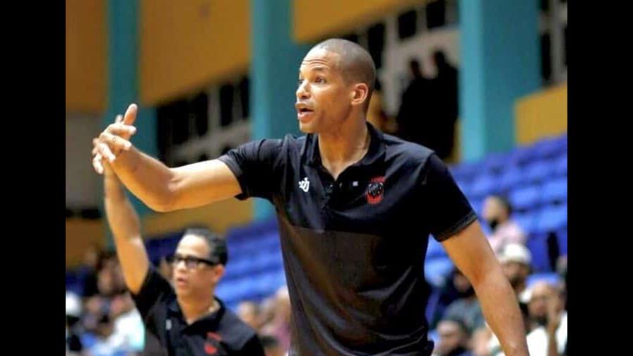Eulis Báez se integra a la selección nacional para la Tercera Ventana Copa Mundial de Baloncesto