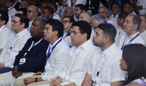 Miembros del Comité Nacional del PRM reciben con vítores a David Collado en reunión partidaria
