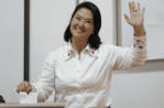 Keiko Fujimori celebra ventaja electoral con simpatizantes mientras el conteo continúa
