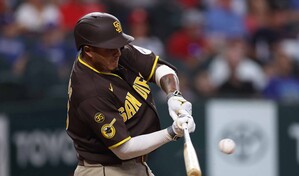 VIDEO | Con sus dos jonrones, Manny Machado hilvana una racha de 12 juegos embas&aacute;ndose