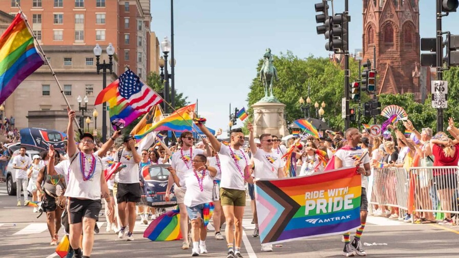 Washington celebra desfile del Orgullo con cambios por el 250 aniversario de independencia