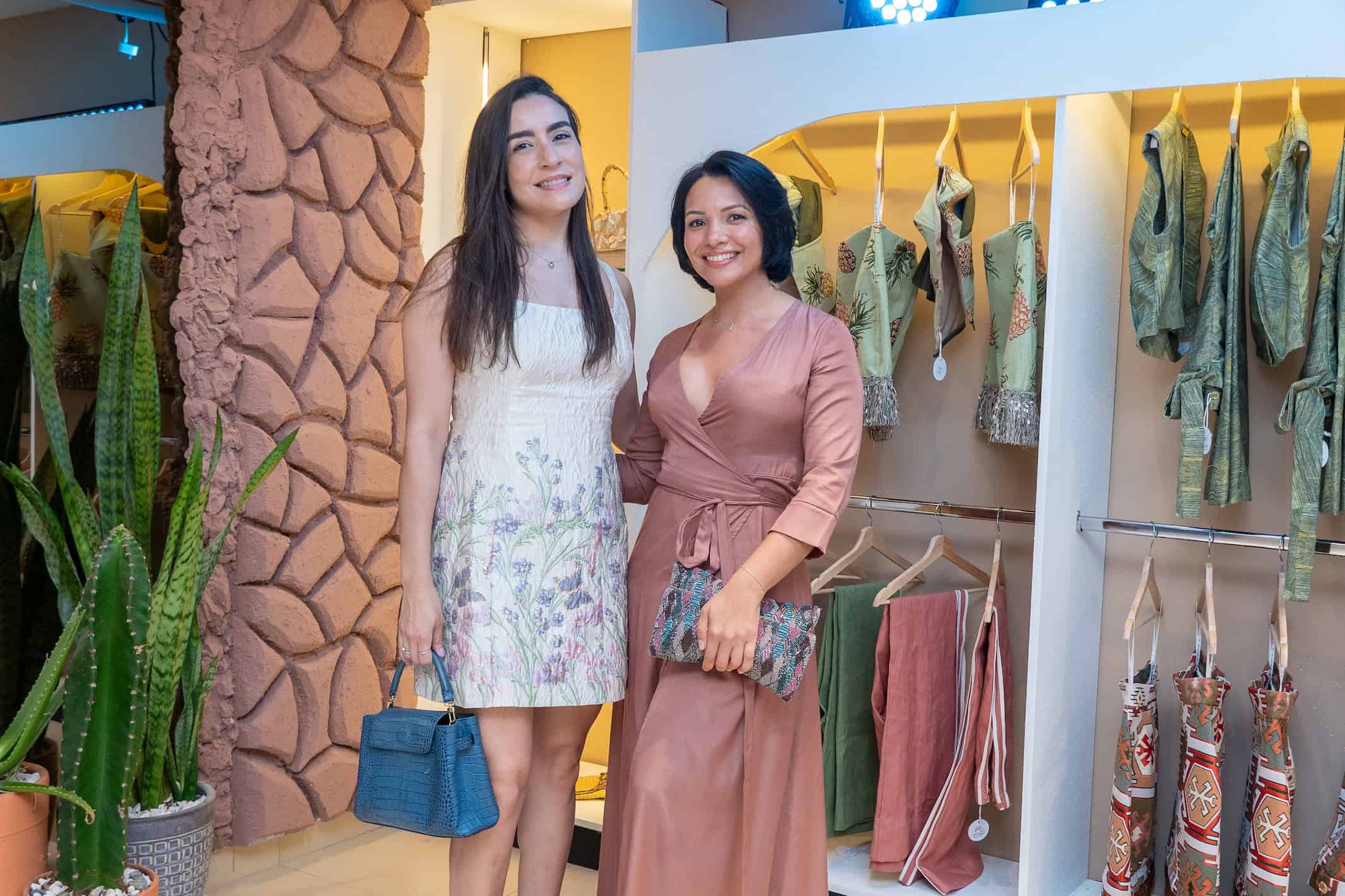 Li´a Sencio´n y Pamela Luciano