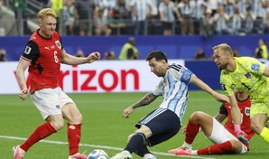 Con doblete de Messi, Argentina se clasifica a los 16avos de final al vencer a Austria