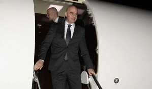 Gianni Infantino en jet privado, s&iacute;mbolo de los excesos de la FIFA