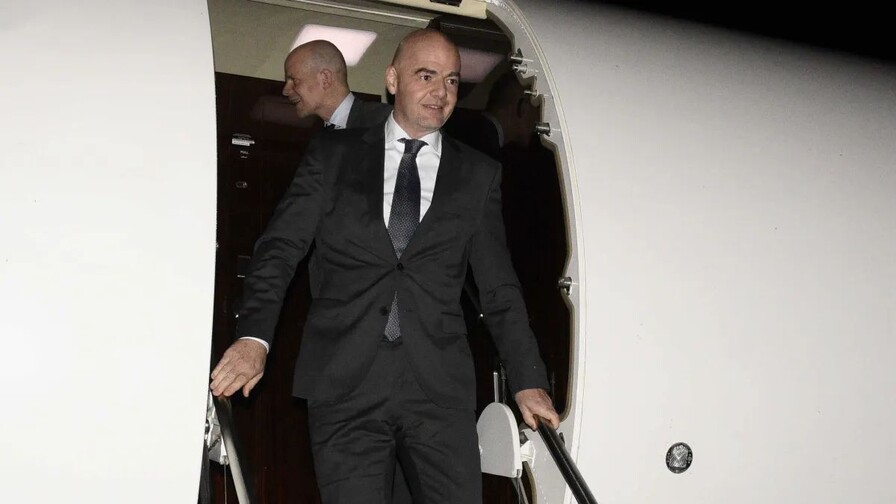 Gianni Infantino en jet privado, símbolo de los excesos de la FIFA Gianni Infantino en jet privado, símbolo de los excesos de la FIFA