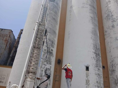 La Vega: rescatan a tres hombres atrapados en estructura de Inespre