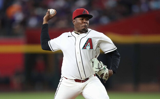 Jos&eacute; Cabrera sali&oacute; sin decisi&oacute;n en su debut en Grandes Ligas
