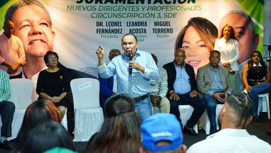 Radham&eacute;s Jim&eacute;nez afirma plan fiscal busca golpear al pueblo y mantener botellas