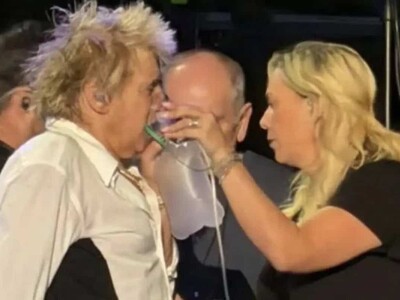 Rod Stewart recibe asistencia con oxígeno durante concierto