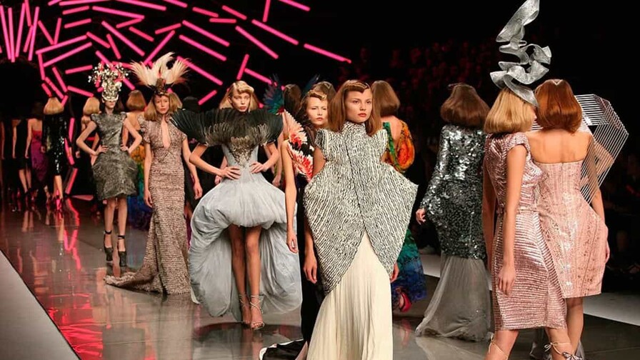 La firma Alexander McQueen vuelve a Semana de la Moda de Londres tras 25 años de ausencia La firma Alexander McQueen vuelve a Semana de la Moda de Londres tras 25 años de ausencia