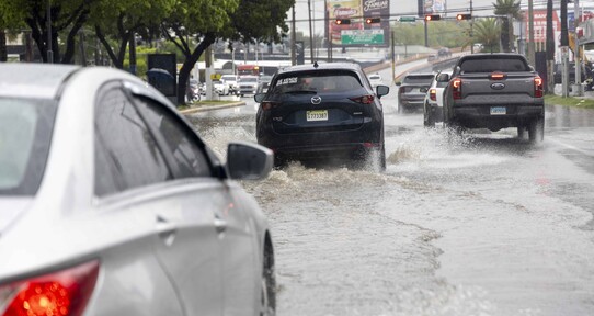 El COE emite alerta verde para el Gran Santo Domingo y San Crist&oacute;bal por riesgo de inundaciones