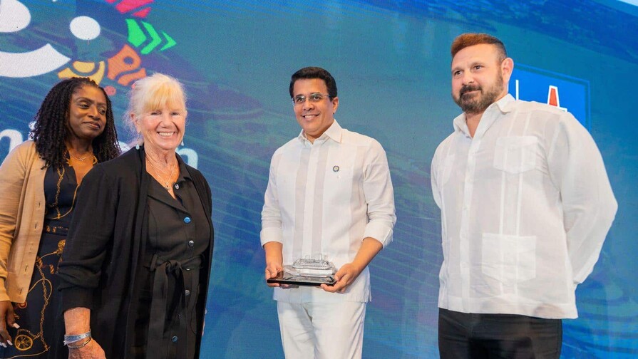 Reconocen a David Collado por impulso al turismo de cruceros en República Dominicana Reconocen a David Collado por impulso al turismo de cruceros en República Dominicana