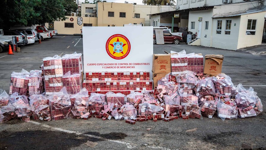 Autoridades decomisan 36,000 paquetes de cigarrillos de contrabando en Montecristi