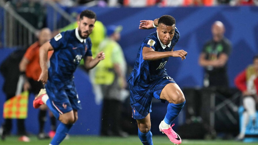 Mbappé clasifica a Francia a 16vos y sigue a la caza de Messi Mbappé clasifica a Francia a 16vos y sigue a la caza de Messi