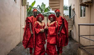 Simetr&iacute;a casi perfecta: dos parejas de gemelos se casan en Nigeria