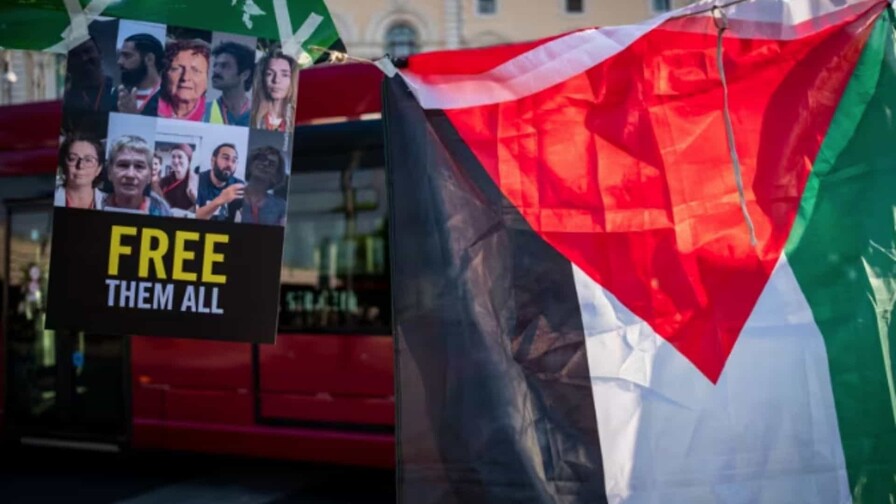 La Fiscalía libia ordena deportar a los 10 activistas detenidos, entre ellos una española La Fiscalía libia ordena deportar a los 10 activistas detenidos, entre ellos una española