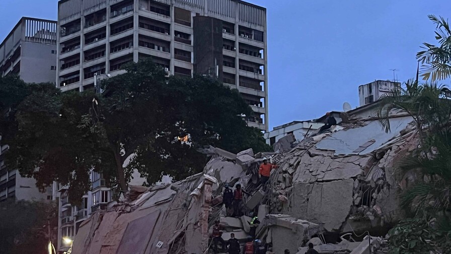 Reportan colapsos de varias edificaciones por sismo en Venezuela