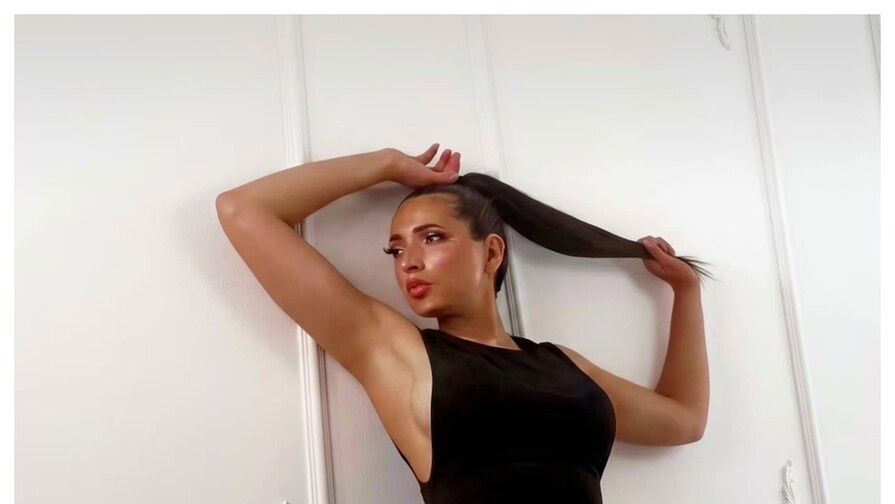 Hallan muerta a modelo colombiana en su apartamento; autoridades investigan las circunstancias