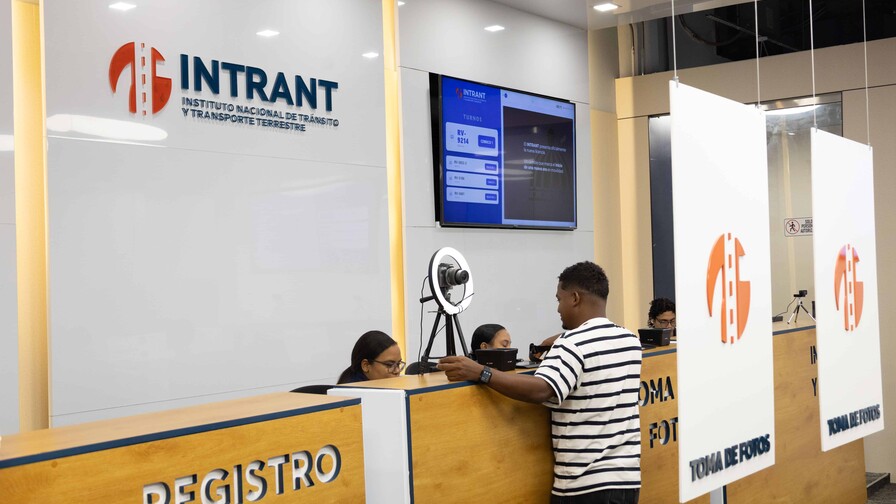 Tr&aacute;mites de licencias pueden completarse en siete minutos