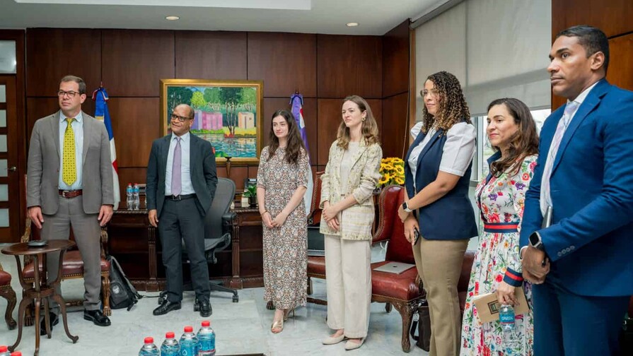 PJ y misi&oacute;n de la UE tratan actualizaci&oacute;n del marco normativo sobre inteligencia artificial en RD