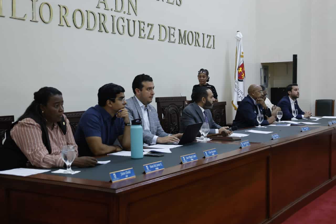 Miembros de la Comisi&oacute;n de Tr&aacute;nsito de la Alcald&iacute;a del D.N. 