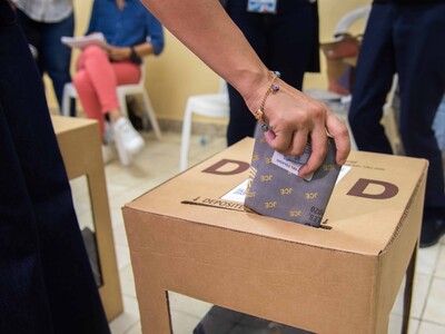 Condenan mujer que votó dos veces en elecciones presidenciales de 2024