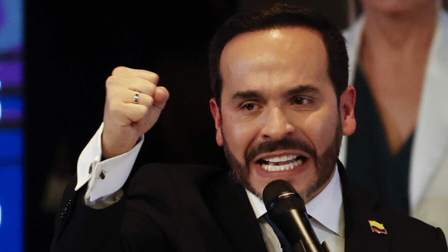 Petro propone que investidura de De la Espriella como presidente de Colombia sea en Miami