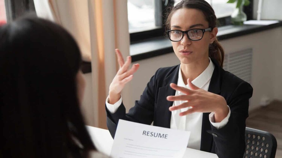 &iquest;Tu CV invita a conocerte o lo cuenta todo? Claves para destacar en 2026