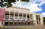 Giovanny Cruz cuestiona uso del Teatro Nacional para velatorios de artistas