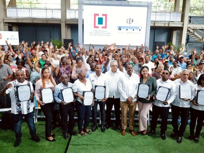 Gobierno realiza entrega de 1,099 títulos de propiedad en Palmarejo