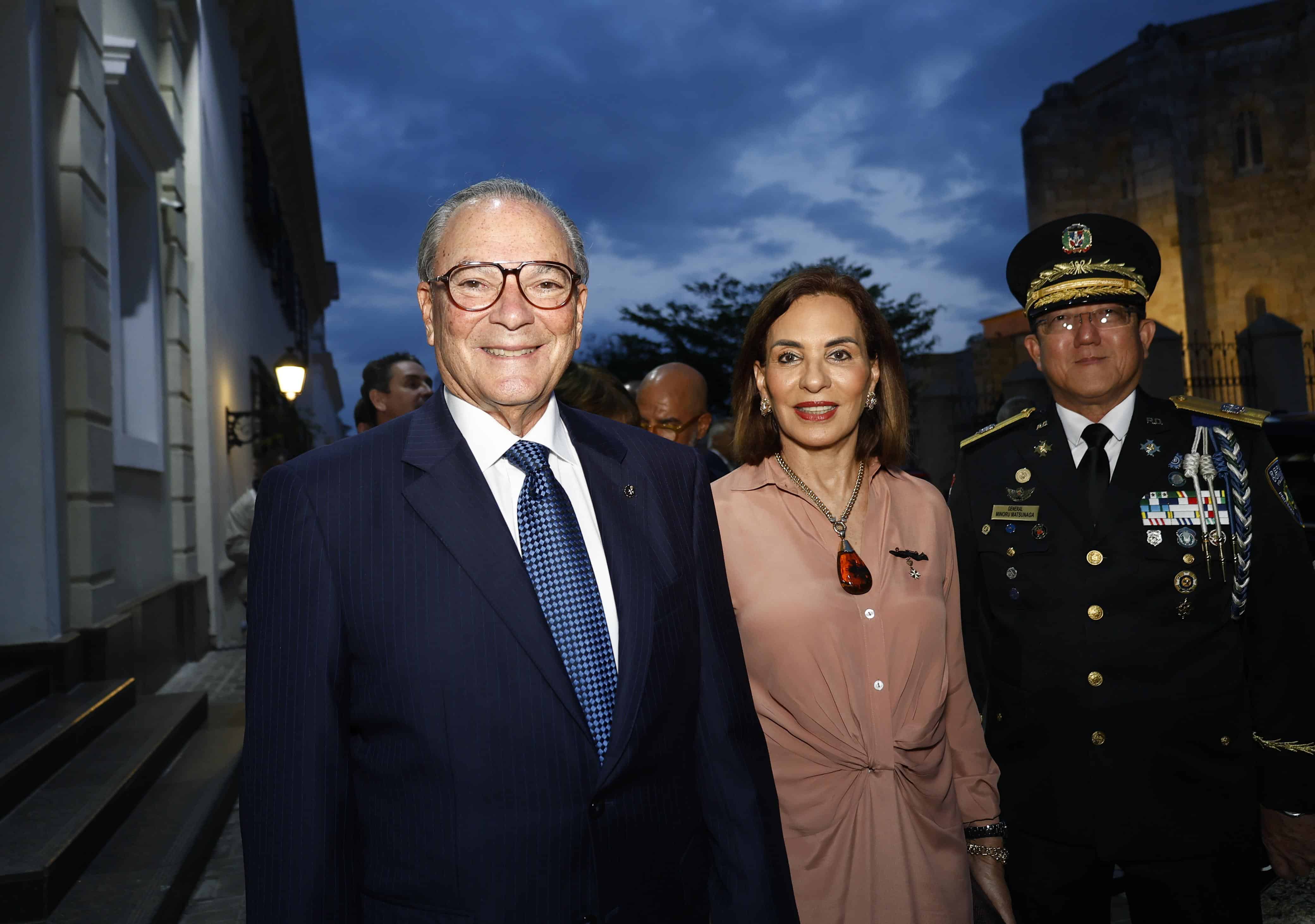 Frank Rainieri, Hayd&eacute;e Kuret de Rainieri y Minoru Matsunaga.